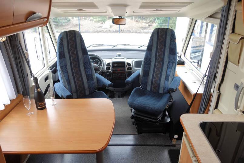 Hymer B 514 G Elegance zilver, compacte 4 pers. camper met HPC levelsysteem 21