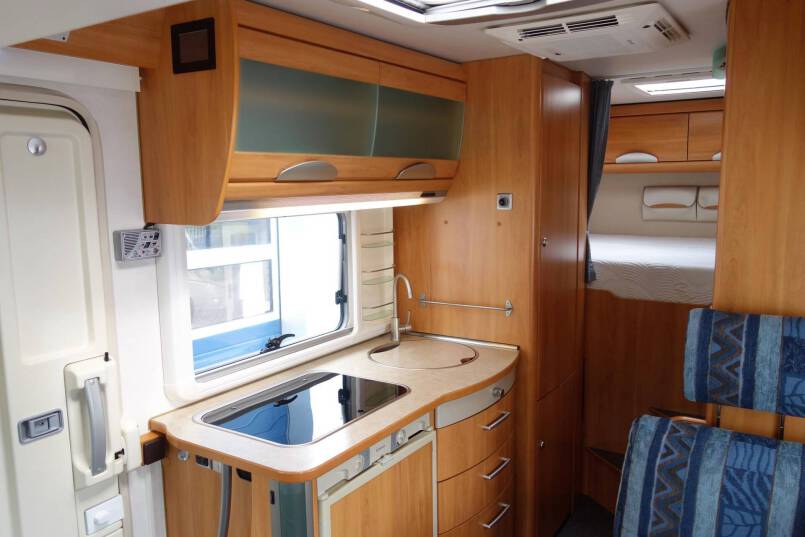 Hymer B 514 G Elegance zilver, compacte 4 pers. camper met HPC levelsysteem 26