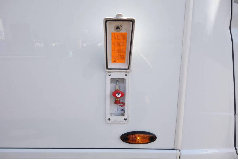 Hymer T 678 CL AUTOMAAT, 150 pk, 2 aparte bedden 11