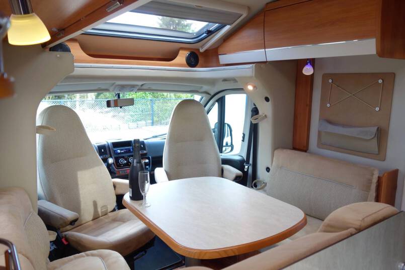 Hymer T 678 CL AUTOMAAT, 150 pk, 2 aparte bedden 21