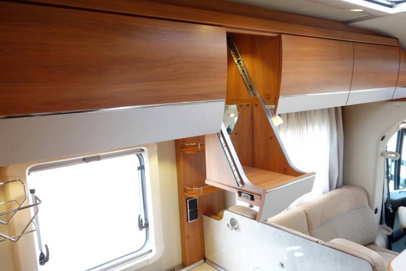 Hymer T 678 CL AUTOMAAT, 150 pk, 2 aparte bedden 26