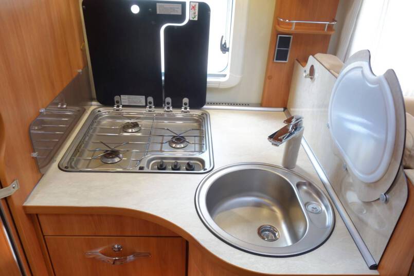 Hymer T 678 CL AUTOMAAT, 150 pk, 2 aparte bedden 27