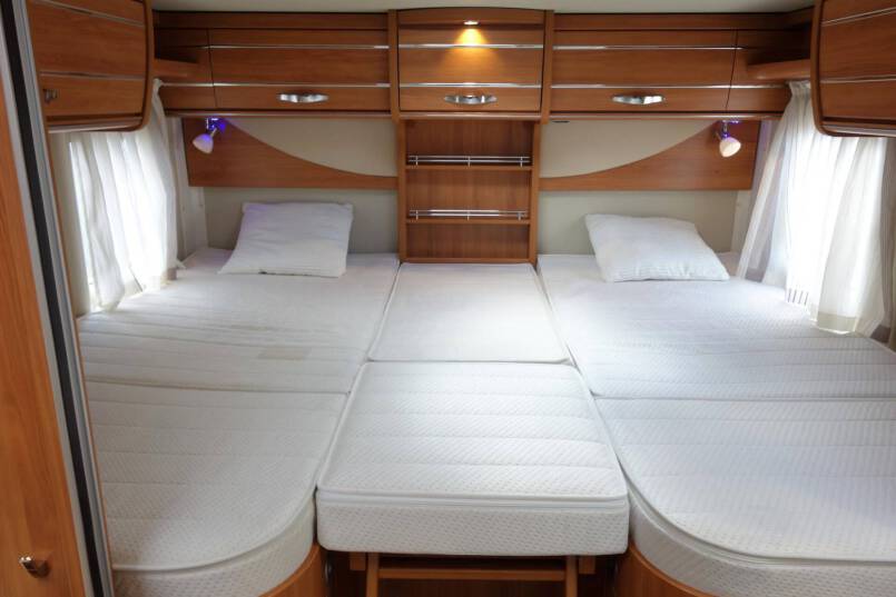 Hymer T 678 CL AUTOMAAT, 150 pk, 2 aparte bedden 30