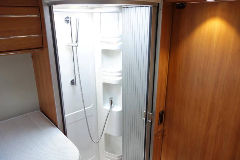 Hymer T 678 CL AUTOMAAT, 150 pk, 2 aparte bedden 33