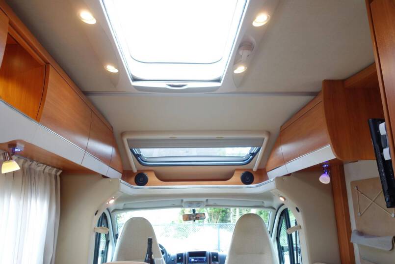 Hymer T 678 CL AUTOMAAT, 150 pk, 2 aparte bedden 37