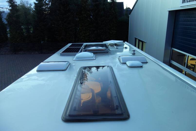 Hymer B 678 3.0 jet 157 pk Champagne, 2 aparte bedden, garage, vol optie 40