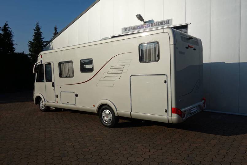 Hymer B 678 3.0 jet 157 pk Champagne, 2 aparte bedden, garage, vol optie 49