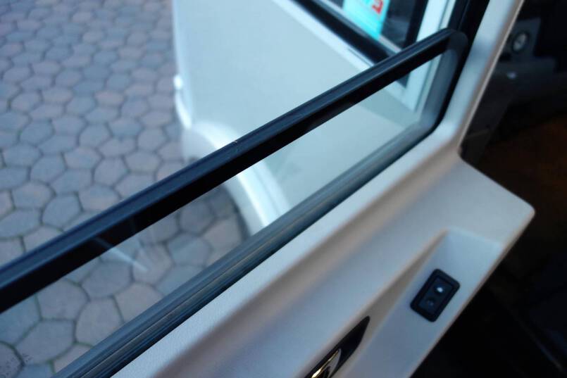 Hymer B 678 3.0 jet 157 pk Champagne, 2 aparte bedden, garage, vol optie 6