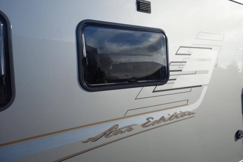 Hymer B 694 SL Star Edition 3.0, Champagne met garage, vol optie 7
