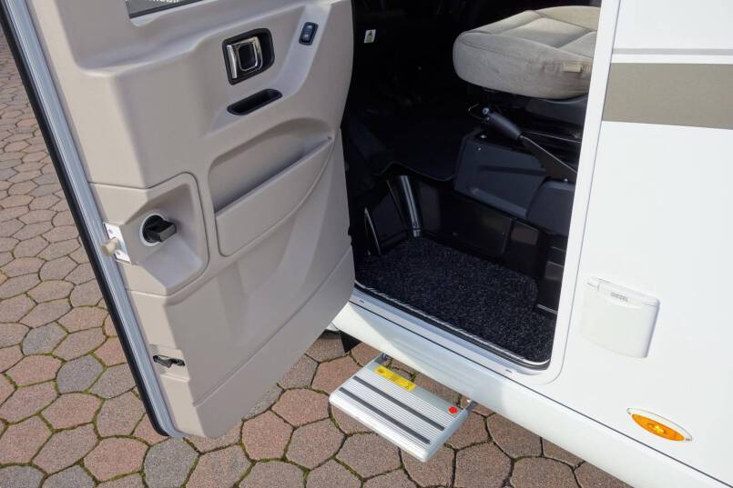 Hymer B 568 PL AUTOMAAT, PremiumLine, 2 aparte bedden, grote garage 9