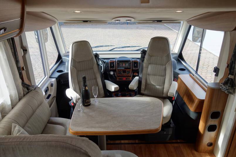 Hymer B 568 PL AUTOMAAT, PremiumLine, 2 aparte bedden, grote garage 18
