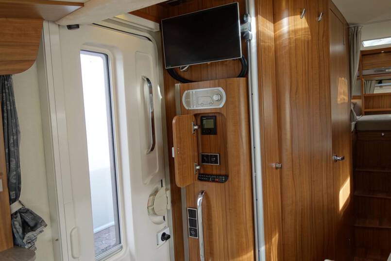 Hymer B 568 PL AUTOMAAT, PremiumLine, 2 aparte bedden, grote garage 23