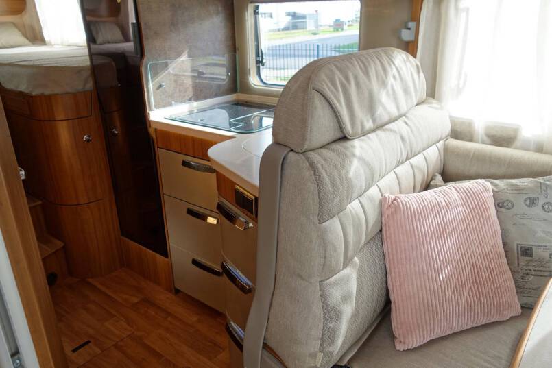 Hymer B 568 PL AUTOMAAT, PremiumLine, 2 aparte bedden, grote garage 25