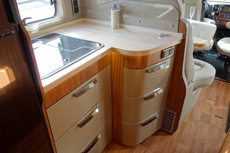 Hymer B 568 PL AUTOMAAT, PremiumLine, 2 aparte bedden, grote garage 26