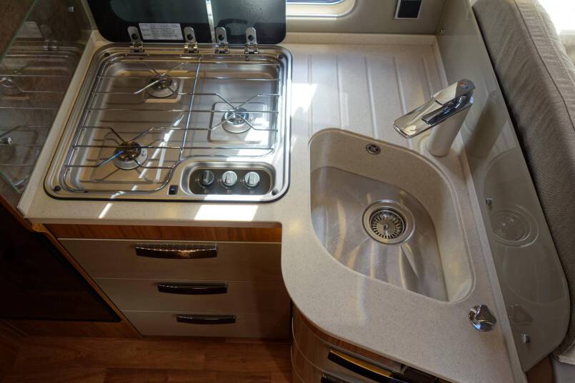 Hymer B 568 PL AUTOMAAT, PremiumLine, 2 aparte bedden, grote garage 27