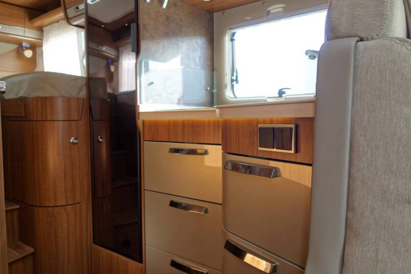 Hymer B 568 PL AUTOMAAT, PremiumLine, 2 aparte bedden, grote garage 28