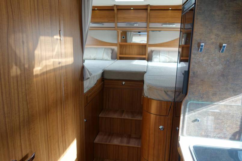 Hymer B 568 PL AUTOMAAT, PremiumLine, 2 aparte bedden, grote garage 31