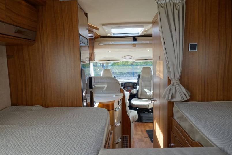 Hymer B 568 PL AUTOMAAT, PremiumLine, 2 aparte bedden, grote garage 35