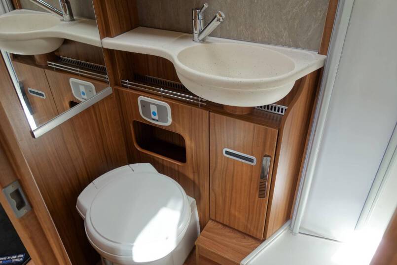 Hymer B 568 PL AUTOMAAT, PremiumLine, 2 aparte bedden, grote garage 37