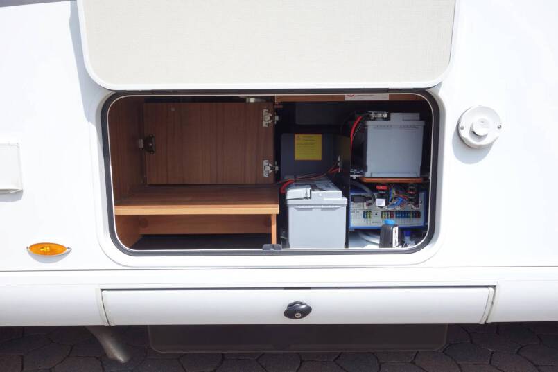 Hymer B 588 PL AUTOMAAT, PremuimLine, 2 aparte bedden, garage 10