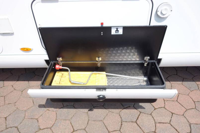 Hymer B 588 PL AUTOMAAT, PremuimLine, 2 aparte bedden, garage 11