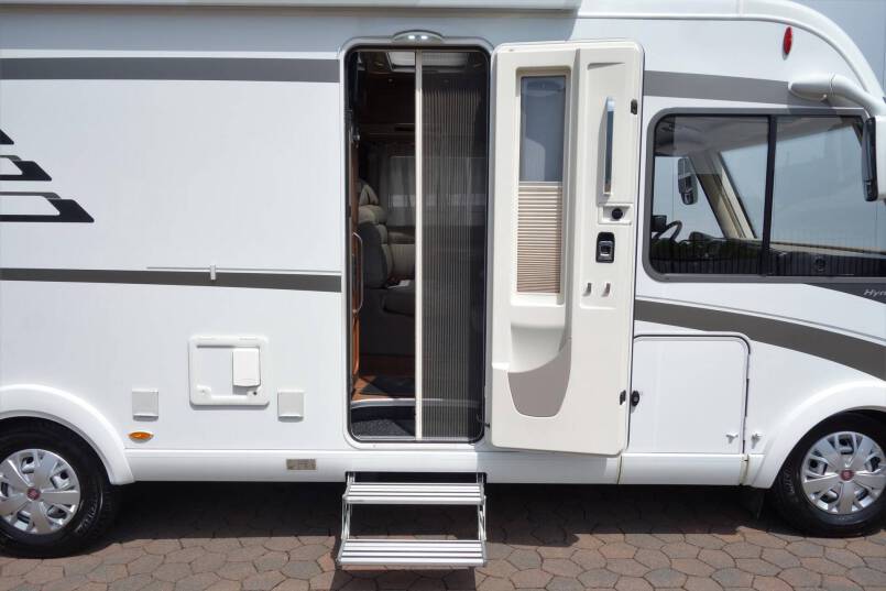 Hymer B 588 PL AUTOMAAT, PremuimLine, 2 aparte bedden, garage 15