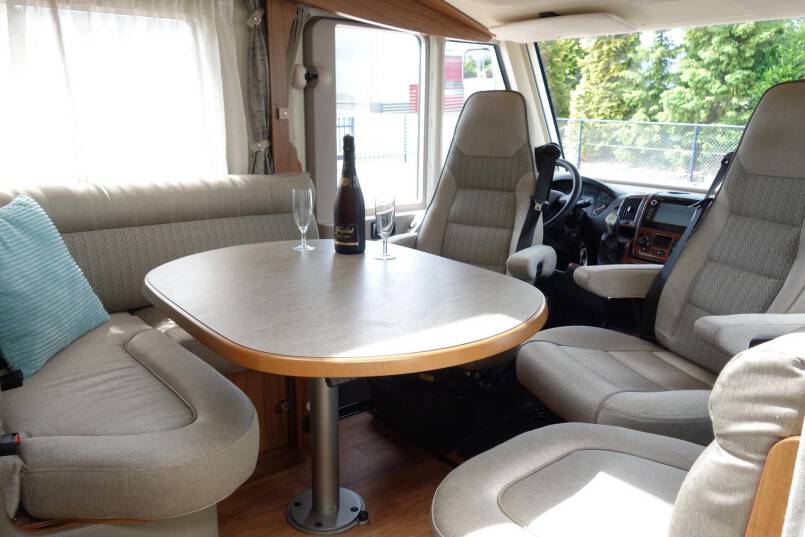 Hymer B 588 PL AUTOMAAT, PremuimLine, 2 aparte bedden, garage 21