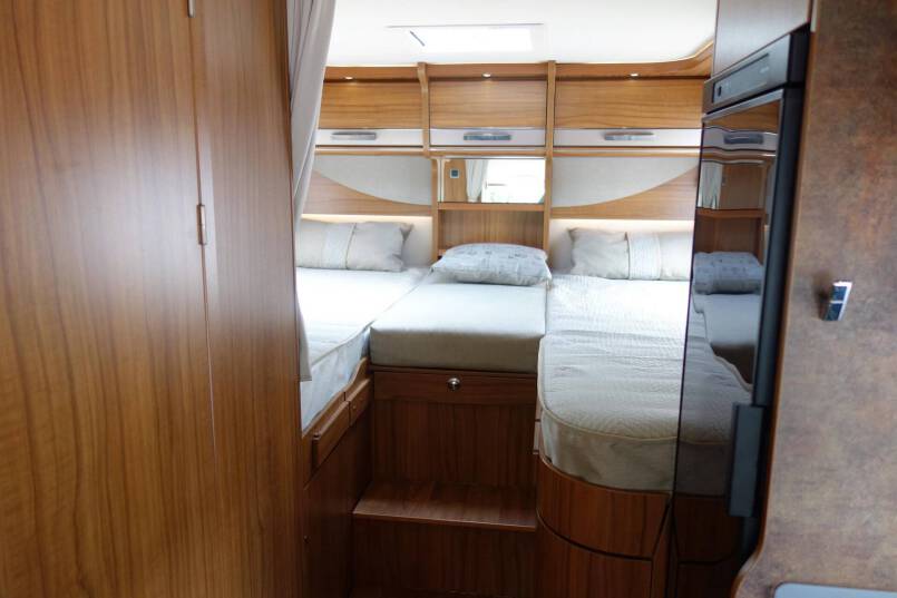 Hymer B 588 PL AUTOMAAT, PremuimLine, 2 aparte bedden, garage 34