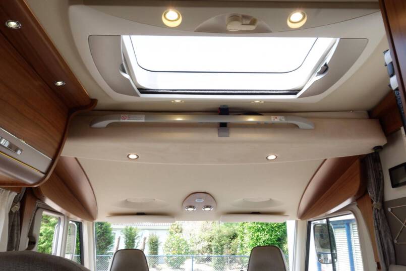 Hymer B 588 PL AUTOMAAT, PremuimLine, 2 aparte bedden, garage 41