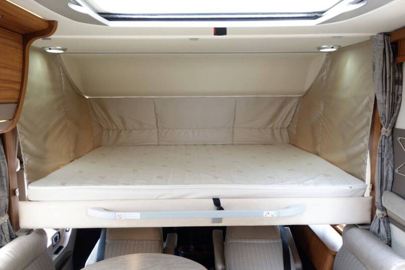 Hymer B 588 PL AUTOMAAT, PremuimLine, 2 aparte bedden, garage 42