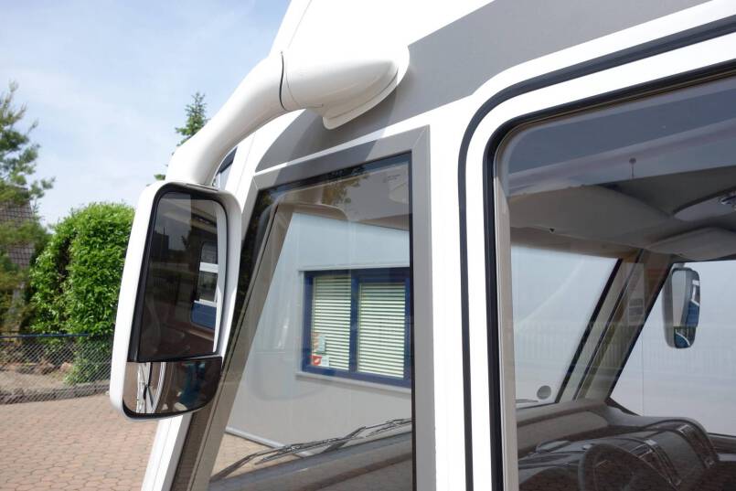 Hymer B 588 PL AUTOMAAT, PremuimLine, 2 aparte bedden, garage 8