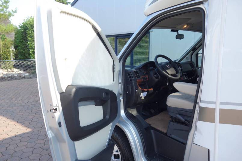 Hymer Exsis-T 588 AUTOMAAT, 150 pk, compact met 2 aparte bedden 13
