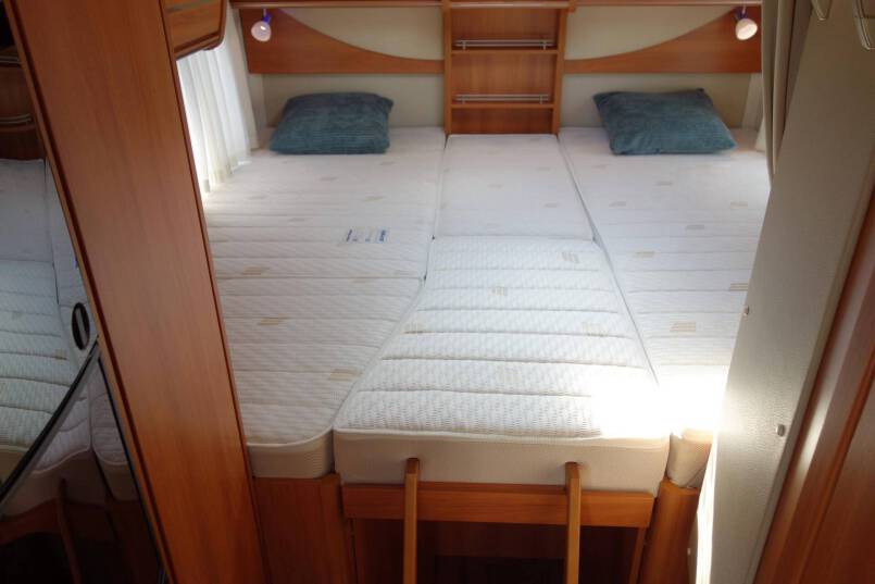 Hymer Exsis-T 588 AUTOMAAT, 150 pk, compact met 2 aparte bedden 30