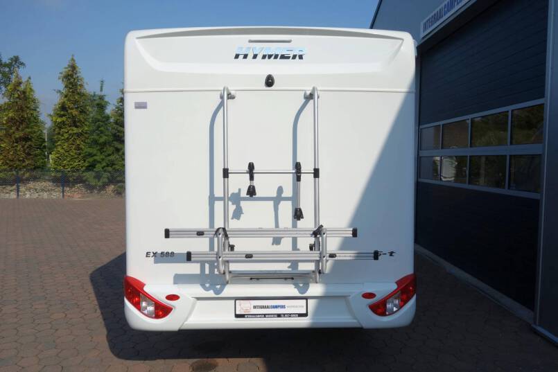 Hymer Exsis-T 588 AUTOMAAT, 150 pk, compact met 2 aparte bedden 3