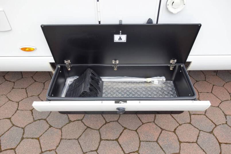 Hymer B 678 PL AUTOMAAT, 177 pk PremiumLine, 2 aparte bedden 10