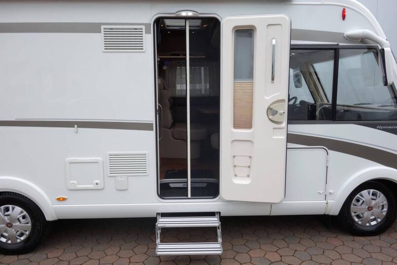 Hymer B 678 PL AUTOMAAT, 177 pk PremiumLine, 2 aparte bedden 13
