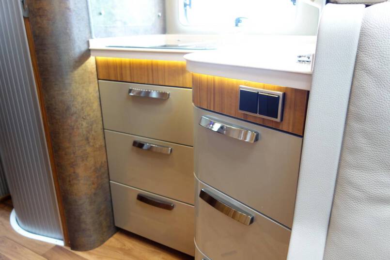Hymer B 678 PL AUTOMAAT, 177 pk PremiumLine, 2 aparte bedden 29