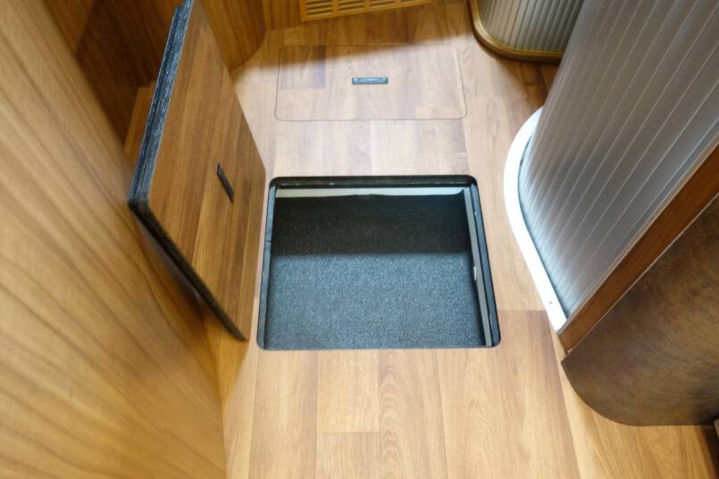 Hymer B 678 PL AUTOMAAT, 177 pk PremiumLine, 2 aparte bedden 42