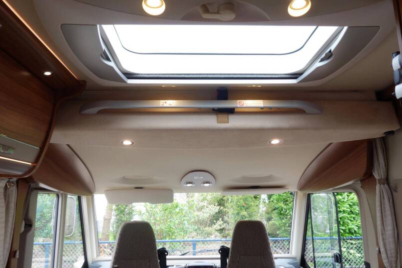 Hymer B 678 PL AUTOMAAT, 177 pk PremiumLine, 2 aparte bedden 44