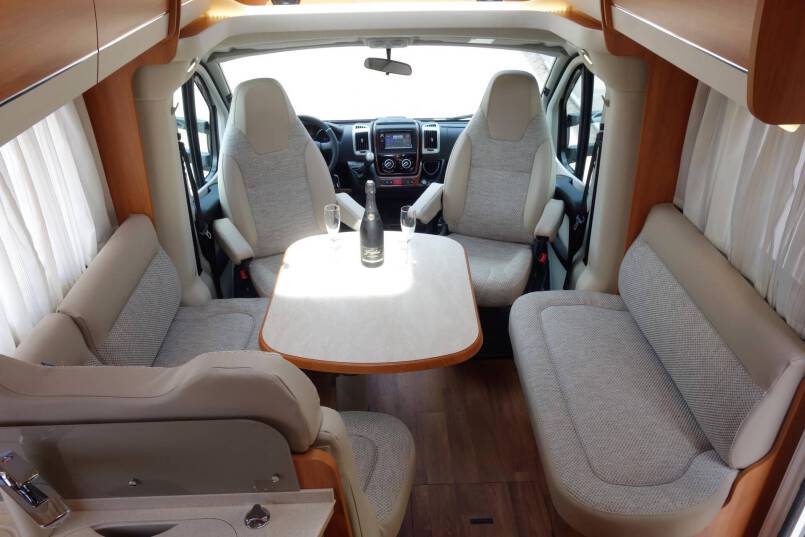 Hymer T 708 SL AUTOMAAT, 180 pk half integraal, Queens bed 18