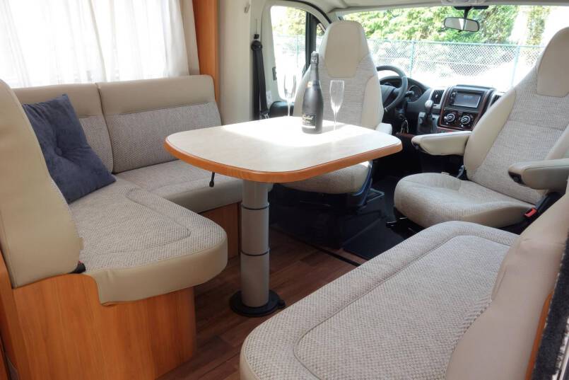 Hymer T 708 SL AUTOMAAT, 180 pk half integraal, Queens bed 19