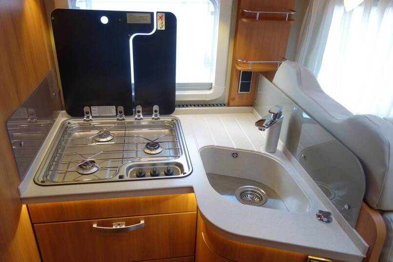 Hymer T 708 SL AUTOMAAT, 180 pk half integraal, Queens bed 30