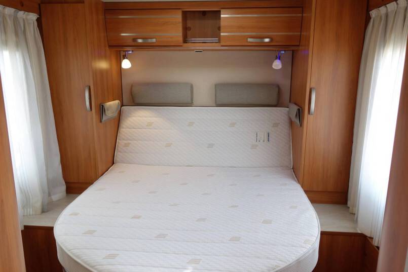 Hymer T 708 SL AUTOMAAT, 180 pk half integraal, Queens bed 35
