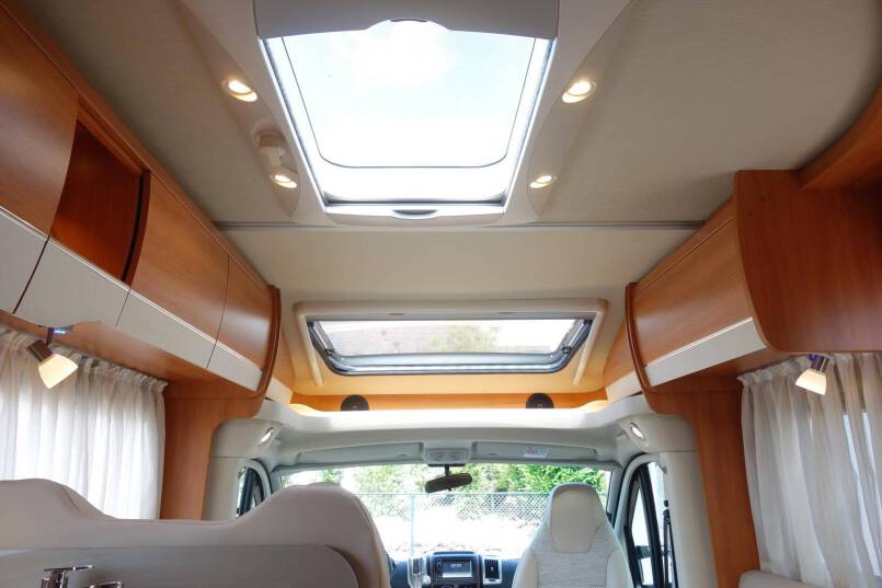 Hymer T 708 SL AUTOMAAT, 180 pk half integraal, Queens bed 46