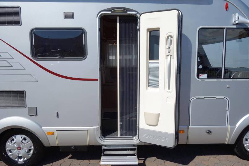 Hymer B 674 SL 3.0 Automaat, Elegance Silver, 2 aparte bedden, garage 10