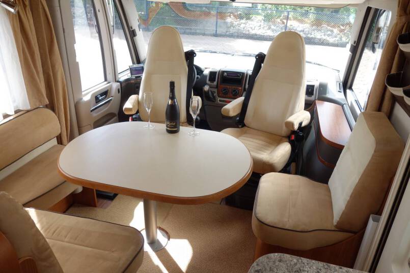 Hymer B 674 SL 3.0 Automaat, Elegance Silver, 2 aparte bedden, garage 15