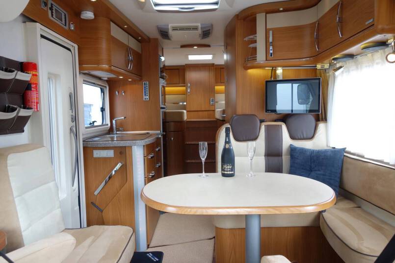 Hymer B 674 SL 3.0 Automaat, Elegance Silver, 2 aparte bedden, garage 19