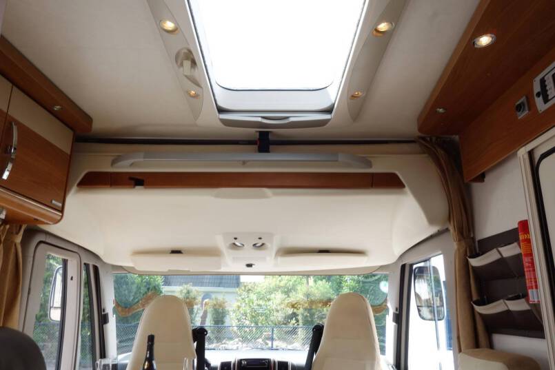 Hymer B 674 SL 3.0 Automaat, Elegance Silver, 2 aparte bedden, garage 30