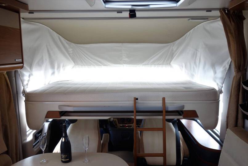 Hymer B 674 SL 3.0 Automaat, Elegance Silver, 2 aparte bedden, garage 31