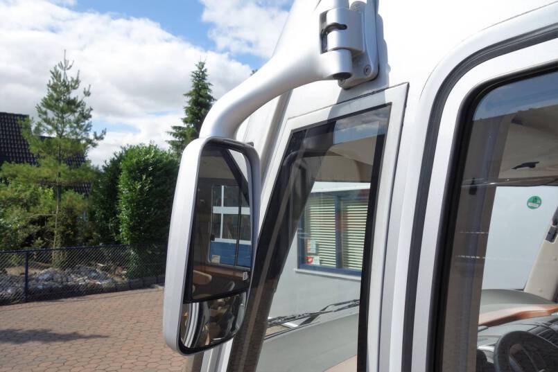 Hymer B 674 SL 3.0 Automaat, Elegance Silver, 2 aparte bedden, garage 6